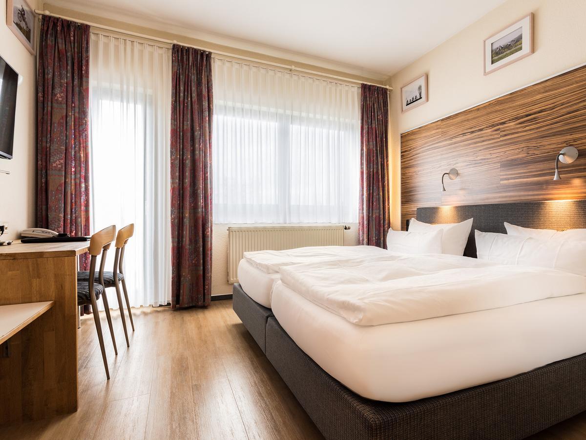 Hansen Hotel 3*